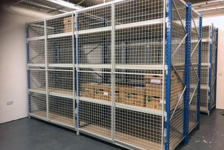 Secured mesh archive slider